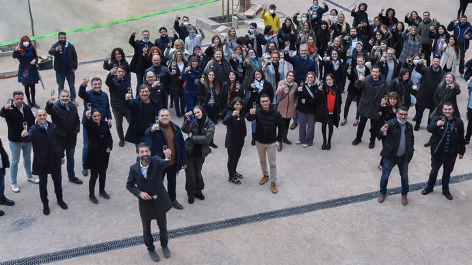 Parte del equipo de SALAS durante un evento de la empresa.