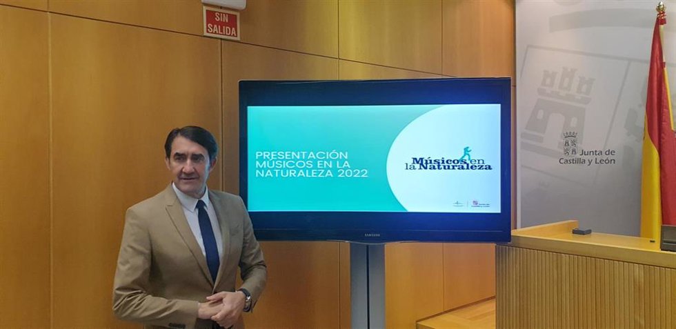 El consejero de Medio Ambiente, Vivienda y Ordenación del Territorio de la Junta de Castilla y León, Juan Carlos Suárez-Quiñones, durante la presentación del cartel de la XV edición de Músicos en la Naturaleza