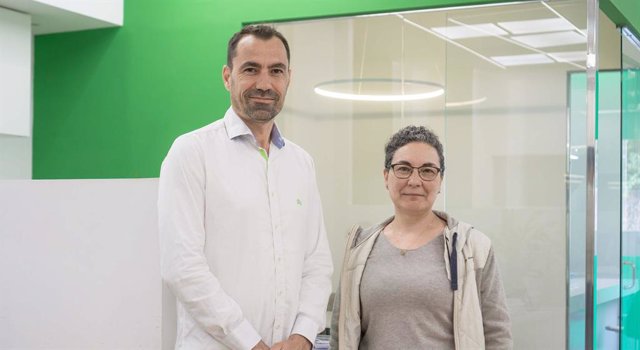 Juan Ochogavía, director de expansión de ib-red, y Joana Vadell, presidenta de Afama.