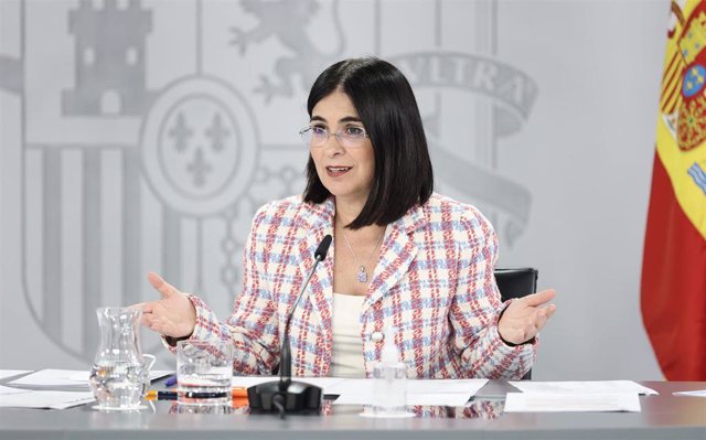 La ministra de Sanidad, Carolina Darias, en una rueda de prensa posterior al Consejo de Ministros, en el Complejo de la Moncloa, a 19 de abril de 2022