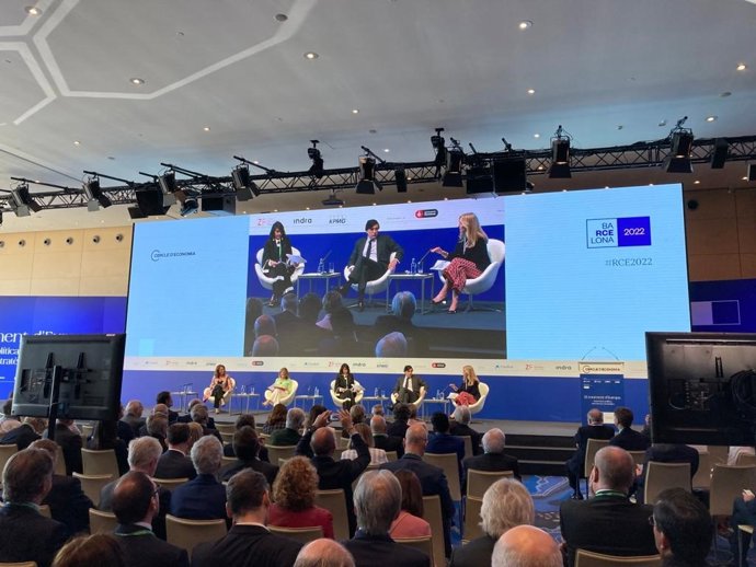 La vicepresidenta de Huawei España, Therese Jamaa; la ministra Raquel Sánchez; el co-director global de la banca d'inversió Citi, Manuel Falcó, i la vicepresidenta de Procore Technologies, Anna Schlegel