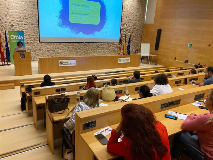 Profesionales de Baleares, en una de las sesiones de trabajo sobre el suicidio y autolesiones en niños y adolescentes.
