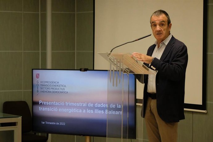 El vicepresidente del Govern balear y el conseller de Transición Energética, Sectores Productivos y Memoria Democrática, Juan Pedro Yllanes.