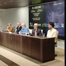 Rueda de prensa de la presentación de la obra 'El Golem'  escrita por Juan Mayorga, dirigida por Alfredo Sanzol y protagonizada por Vicky Luengo y Elena González