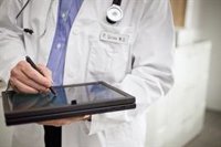 Escudero reitera la "mano tendida" a los médicos y confía en que se pueda evitar la huelga a partir del día 10