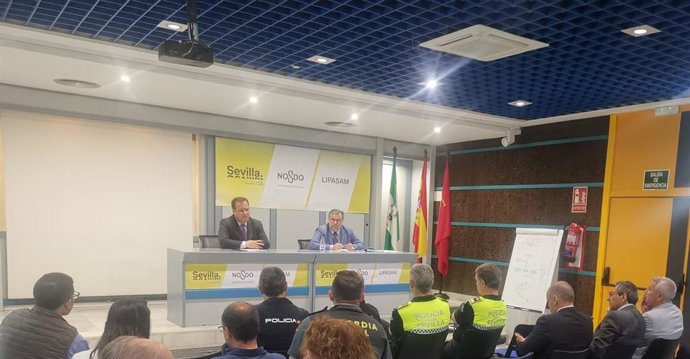 Balance diario ofrecido por el Ayuntamiento de Sevilla sobre la Feria de Abril en la sede del Cecop durante la fiesta.