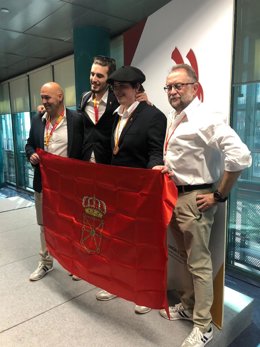 Urki Neol y su tutor, Alfonso Erro, junto a Alain Cilveti y su tutor, Fernando Ziganda.