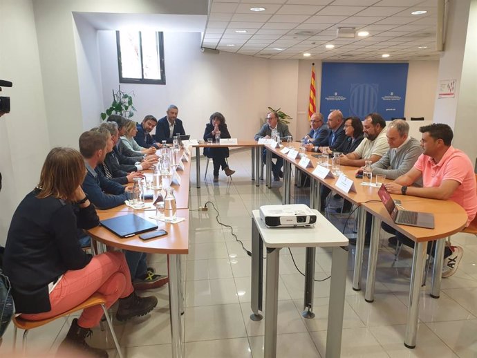 Teresa Jord se ha reunido este viernes con responsables de cooperativas de fruta de Lleida