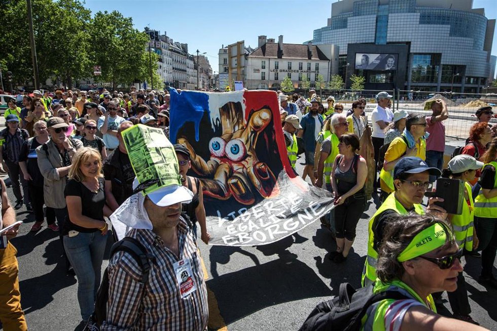 Archivo - Marcha de los 'chalecos amarillos' en París
