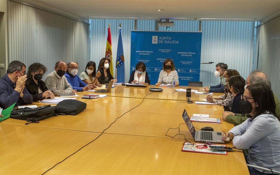 La directora xeral de Recursos Humanos del Sergas, Ana Comesaña Álvarez, preside la reunión de la mesa sectorial de sanidad
