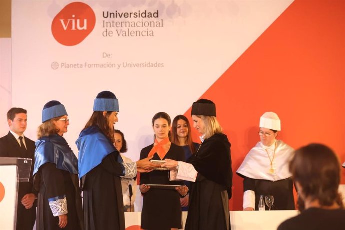 La doctora María Blasco es  investida honoris causa por la Universidad Internacional de Valencia