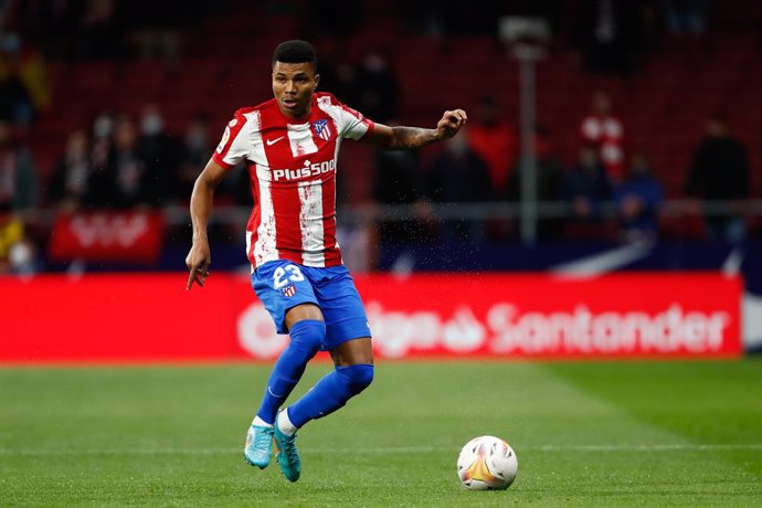 Archivo - Reinildo Mandava of Atletico de Madrid in action during the Spanish League, La Liga Santander, football match played between Atletico de Madrid and Levante UD at Wanda Metropolitano stadium on February 16, 2022, in Madrid, Spain.