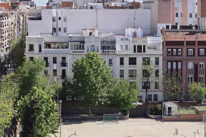 Vista general de la vivienda del barrio Salamanca donde se ha registrado una explosión.