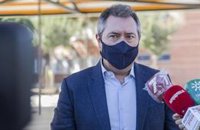 Espadas da positivo en coronavirus y suspende su agenda de fin de semana