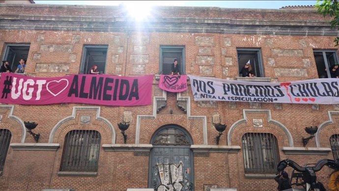 Edificio de UGT okupado