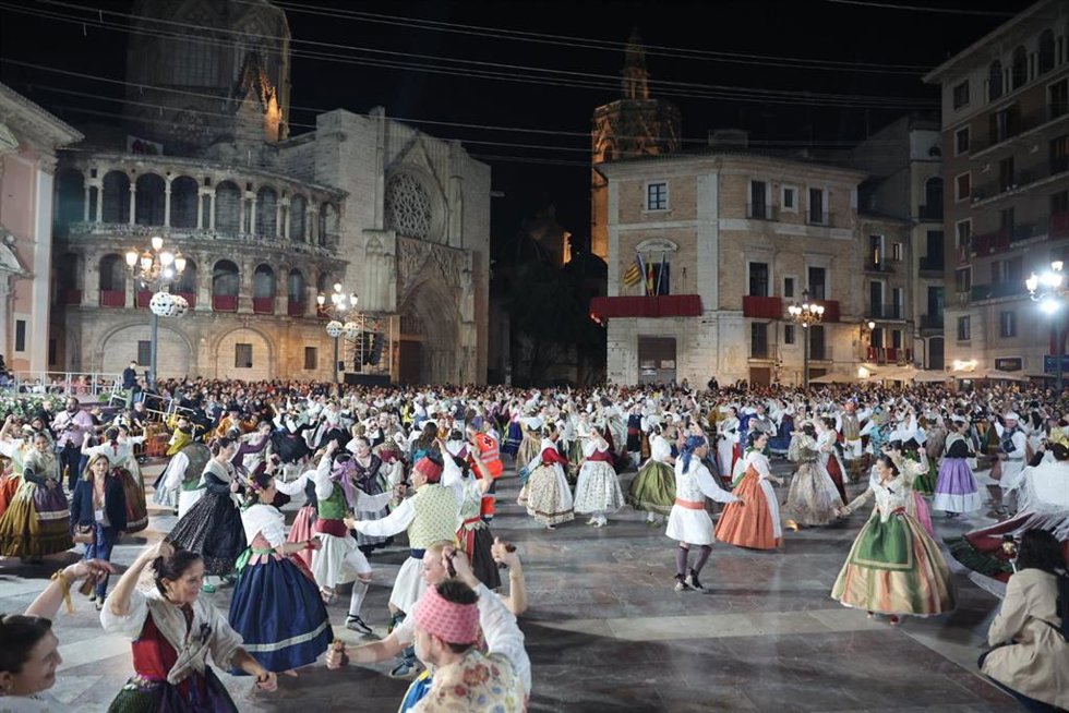 Dans de las comisiones falleras