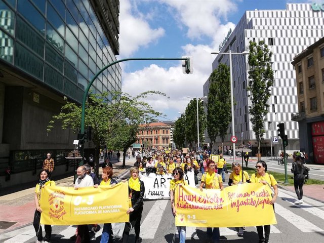 Manifestación en Pamplona para reclamar unas escuelas infantiles "dignas"