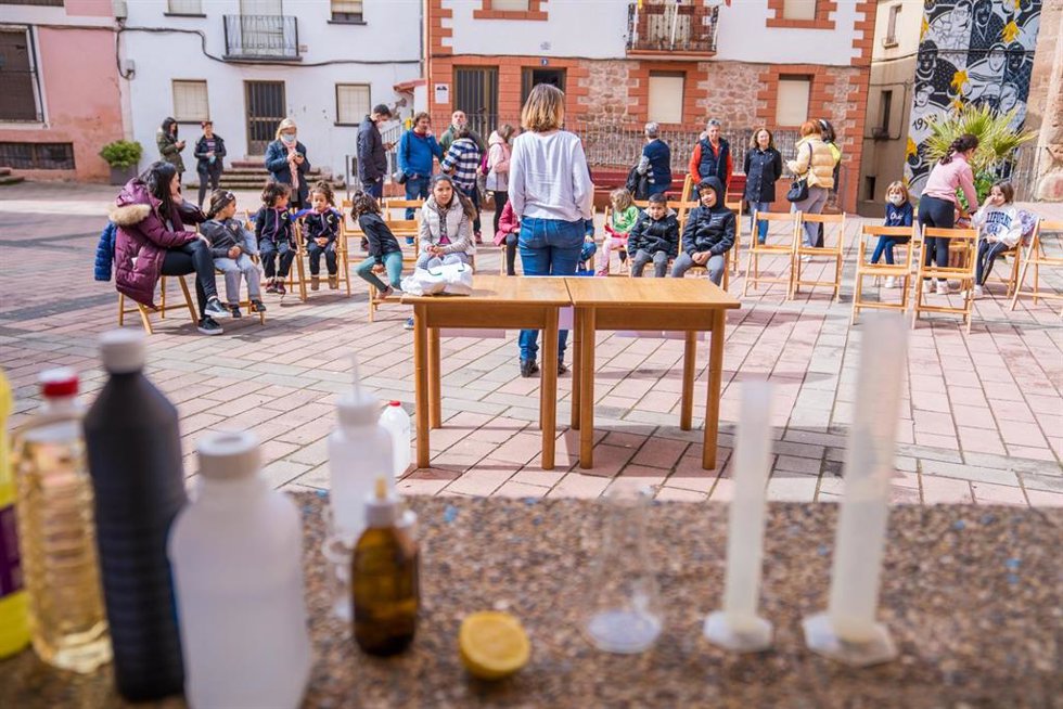 Archivo - Taller de Química anterior, desarrollado en Camprovín