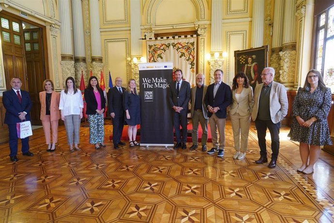 Acto de entrega del reconocimiento a Victoria Sullivan como 'Embajadora Honoraria' del Ayuntamiento de Valladolid