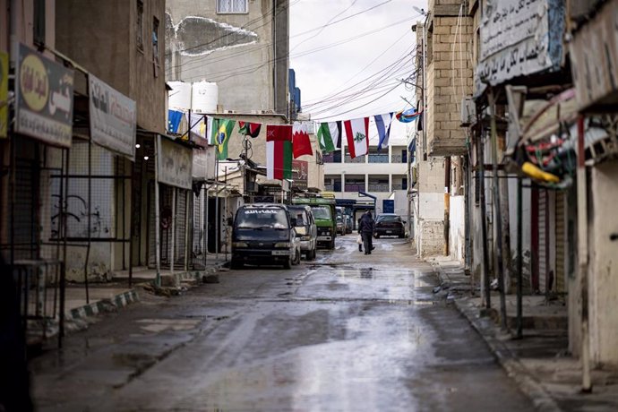 Archivo - Una calle del campo de refugiados de Talbieh, en Jordania, gestionado por el Organismo de Obras Públicas y Socorro de las Naciones Unidas para los Refugiados de Palestina