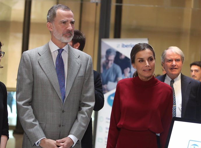 Los Reyes Felipe VI y Letizia presiden la cuarta parada del Tour del Talento de la Fundación Princesa de Girona, en Caixaforum Palma, a 27 de abril de 2022, en Palma de Mallorca, Baleares (España).