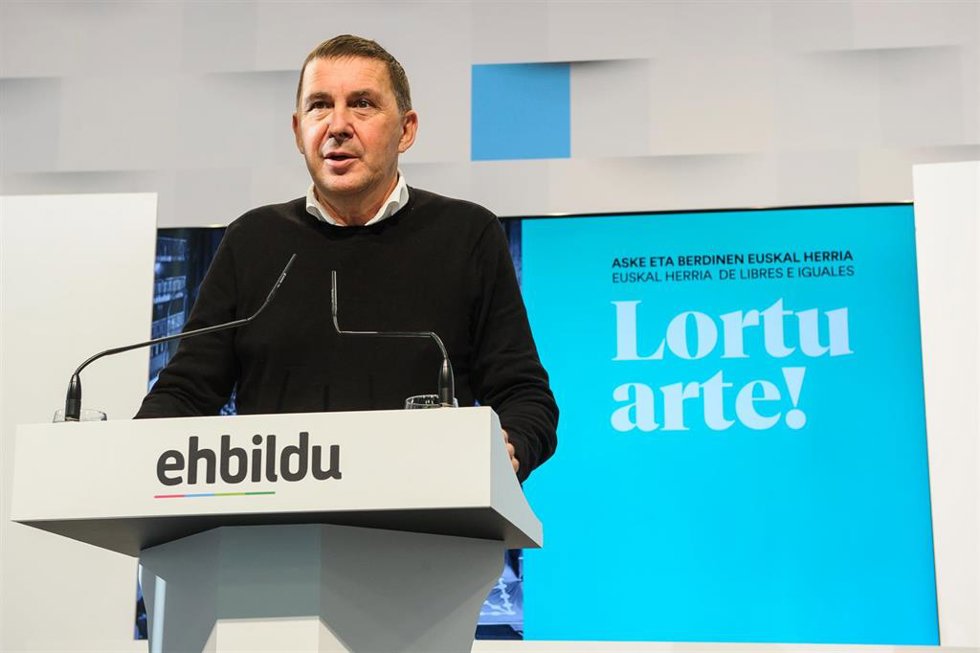 Archivo - El coordinador general de EH Bildu, Arnaldo Otegi, en una de prensa