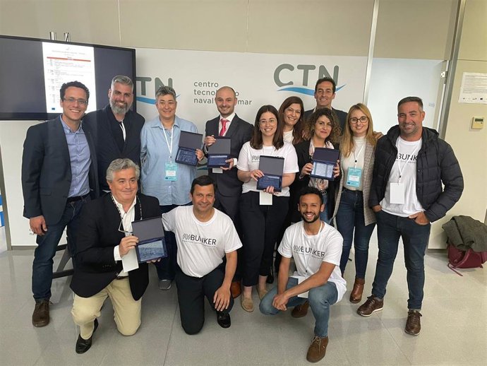 Foto de familia de las startups premiadas
