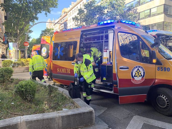 Herida grave una mujer de 74 años tras ser atropellada por un vehículo que invadía la acera en el distrito Salamanca