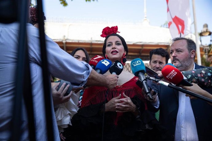 Arrimadas dice que "para seguir poniendo a Andalucía por delante" hay que "reeditar el gobierno del cambio con Cs"