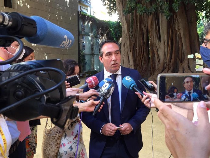 Archivo - El portavoz de Economía y Hacienda del Grupo Popular en Les Corts, Rubén Ibáñez,