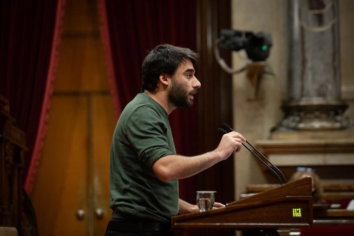 Archivo - El diputat d'En Comú Podem Lucas Silvano Ferro