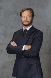 Almirall lidera las caídas del Ibex 35 y se desploma más de un 6% tras presentar sus resultados