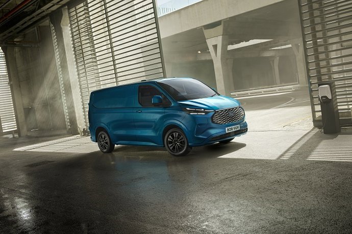 Nueva E-Transit Custom