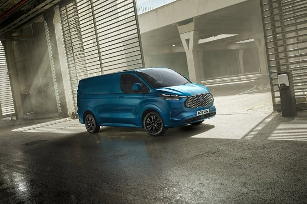 Nueva E-Transit Custom