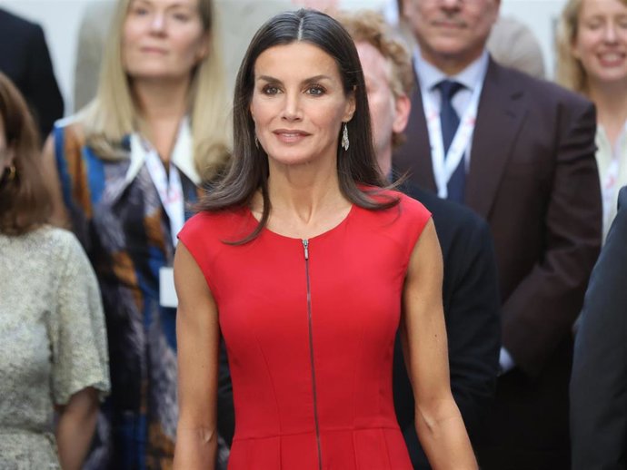 La Reina Letizia, espectacular en su primer acto de la semana