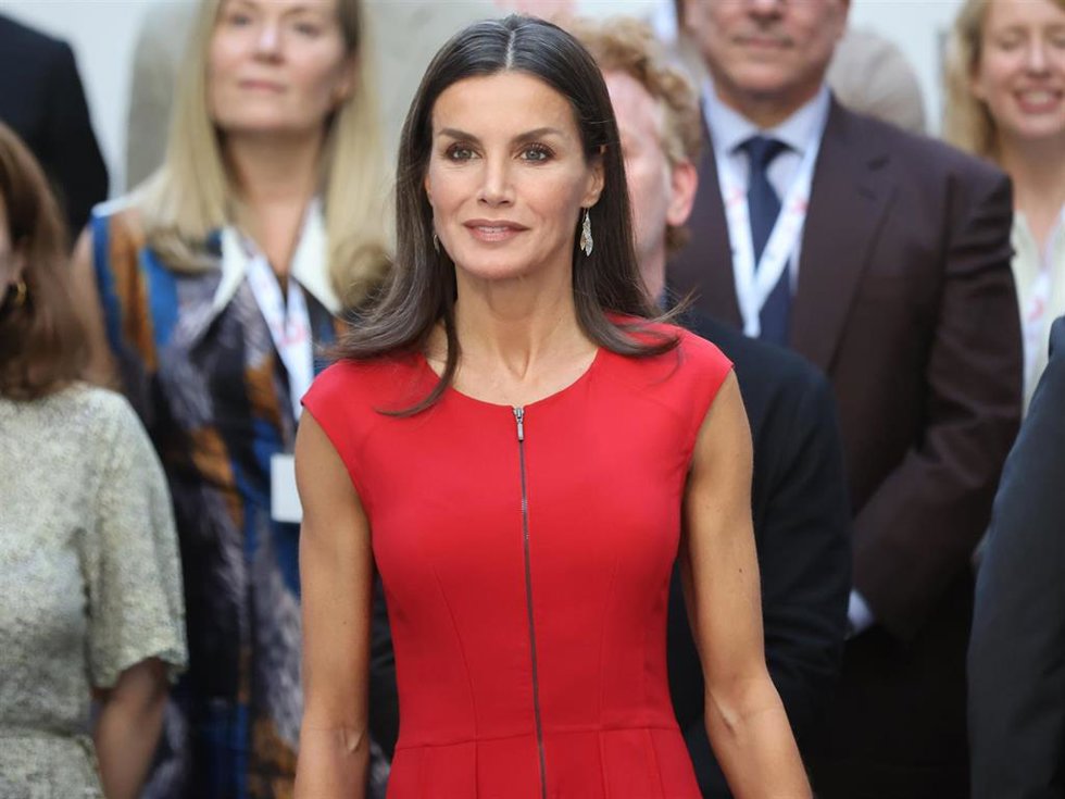 La Reina Letizia, espectacular en su primer acto de la semana