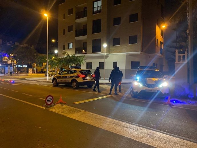 Detenidas dos personas en Elche reclamadas por juzgados de Murcia al intentar evitar un control