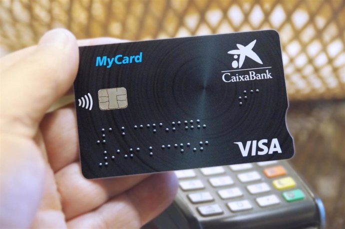 Visa de CaixaBank con sistema braille