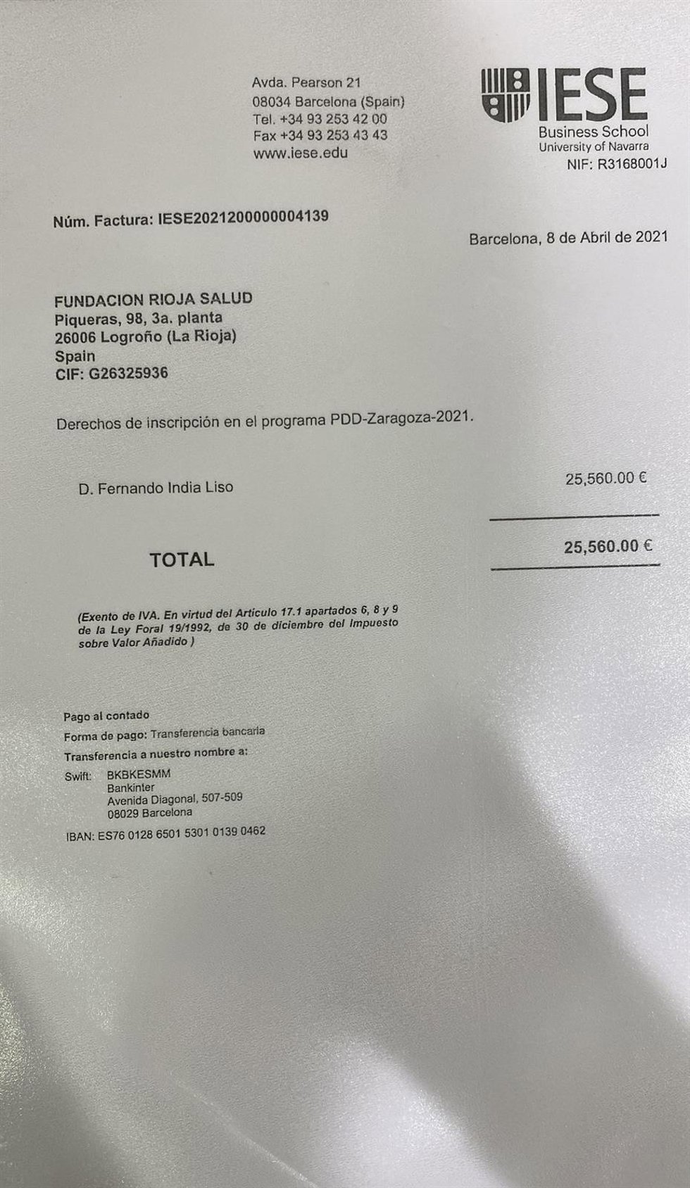 Factura exhibida por el portavoz del Grupo Popular
