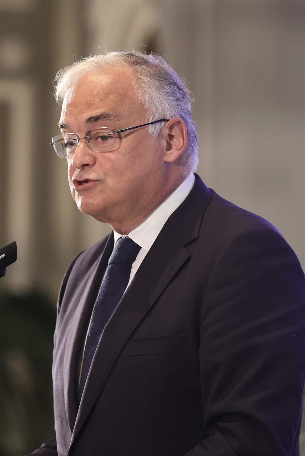 Archivo - El presidente del Comité Organizador del XX Congreso Extraordinario Nacional del PP, Esteban González Pons, interviene en un desayuno informativo del Fórum Europa, en el Hotel Mandarín Oriental Ritz, a 15 de marzo de 2022, en Madrid (España).