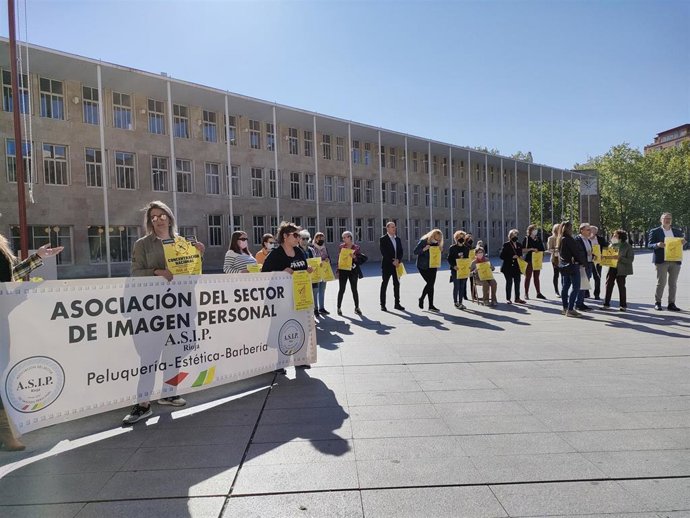 Concentración sector imagen en Logroño
