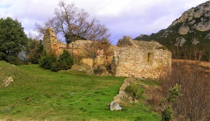 Santa María de Barrio, en Cellorigo, se encuentra en estado de ruina avanzada