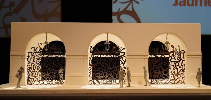 Maqueta de las puertas diseñadas por Jaume Plensa para la entrada principal del Gran Teatre del Liceu