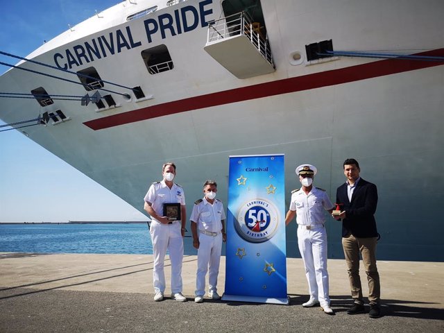 El crucero Carnival Pride de la naviera Carnival Cruise Line ha realizado su primera escala en el Puerto de València