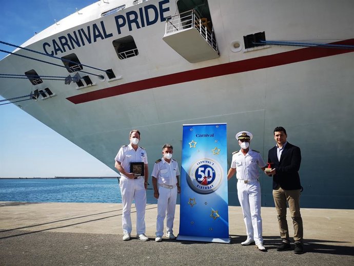 El crucero Carnival Pride de la naviera Carnival Cruise Line ha realizado su primera escala en el Puerto de Valncia