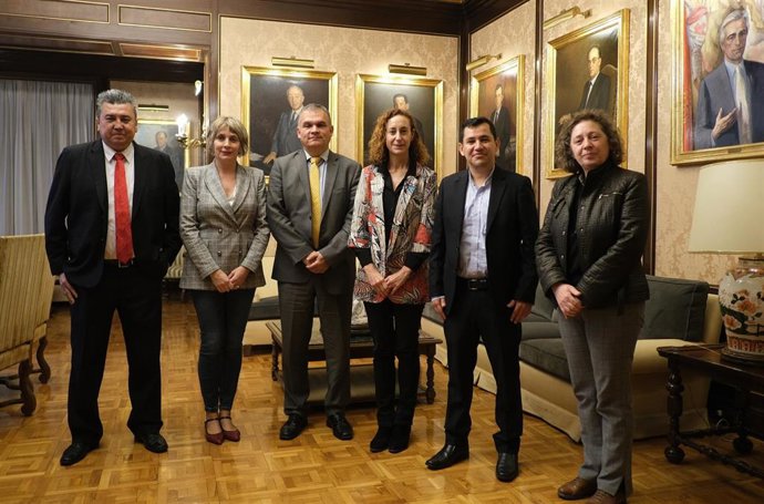 Patricia Ruiz de Irizar con la delegación colombiana
