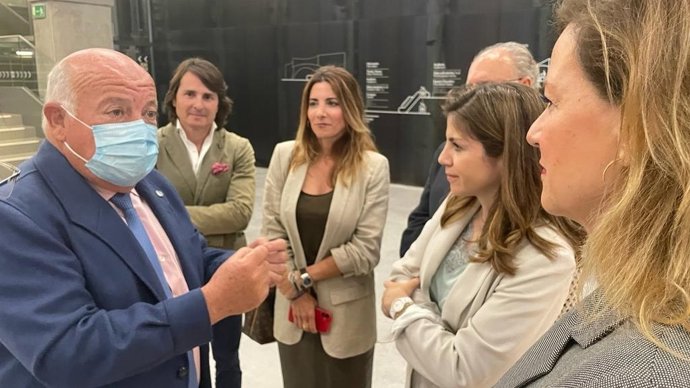 El consejero de Salud, Jesús Aguirre, ha participado en la inauguración de las jornadas en el CaixaForum de Sevilla.