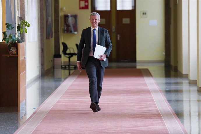 El actual vicepresidente primero de la Xunta de Galicia y sucesor como presidente de la Xunta de Galicia, Alfonso Rueda, a su llegada a un encuentro con el presidente del Parlamento gallego, para proponer al nuevo presidente de la Xunta, en el Parlamento