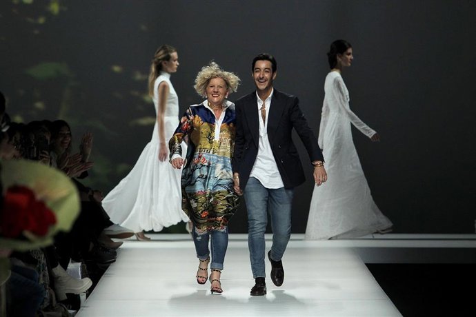 [Sevilla] Fotos Y Nota De Prensa: Extenda Apuesta Por La Internacionalización De La Firma De Moda Nupcial De Sevilla Montenegro En Estados Unidos, Europa Y Asia