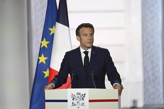 07 May 2022, France, Paris: French President Emmanuel Macron delivers a speech at the Elysee presidential palace in Paris during his official inauguration ceremony for the second term as French President following his re-election last 24 April. Photo: J